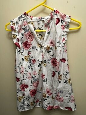 Floral Ruffle Cap-Sleeve V-Neck Top - White/Pink